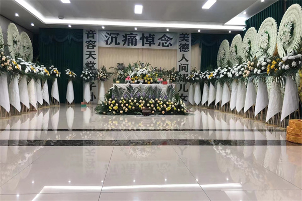 在归途殡仪为某老人布置告别厅